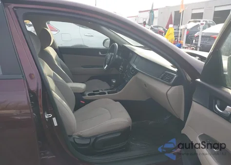 2018 Kia Optima Lx z USA, uszkodzony, nr VIN 5XXGT4L37JG249804